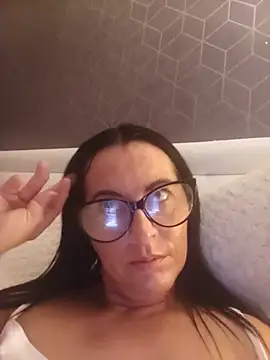 VelvetNaughty-Shem webcam