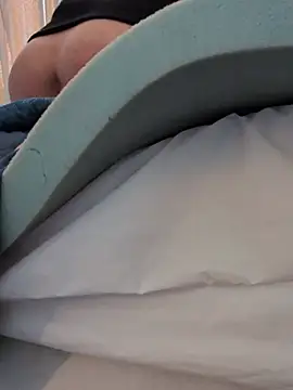 Squirtybbwslut webcam