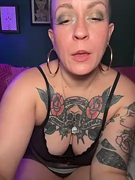 quinnmariexo live cam on StripChat