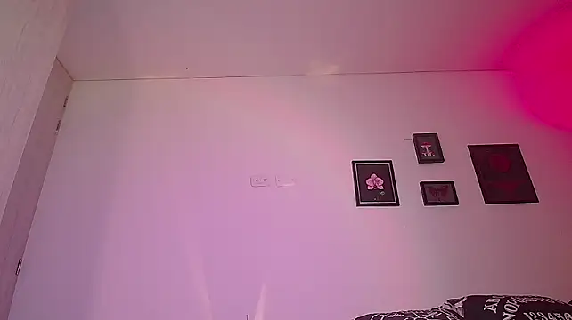 ninaevanss_ live cam on StripChat