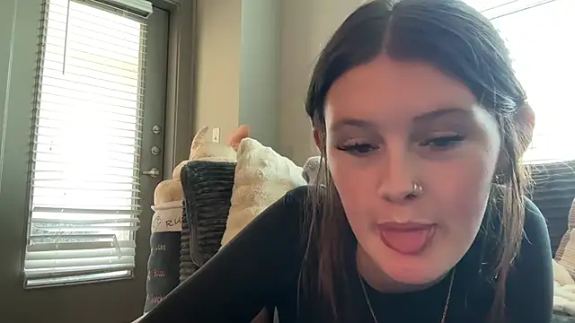 itsKaylaa live cam on StripChat