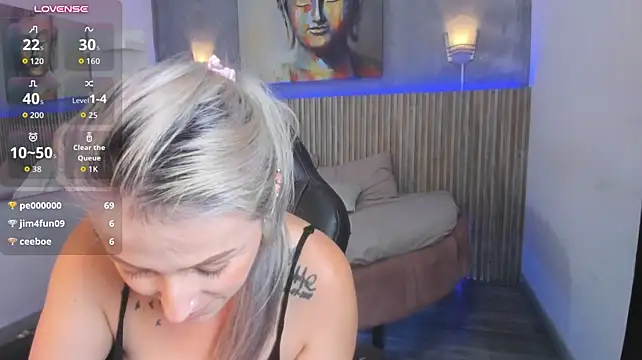 emma_fox84 live cam on StripChat