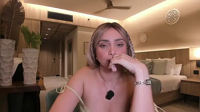 annie22love live cam on StripChat