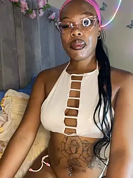 Bubble_Lips_Hun webcam