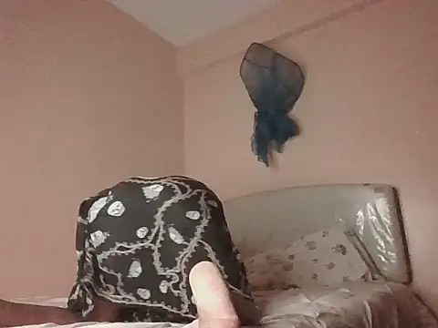 pinky-lips webcam