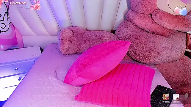 Keira_Fox31 live cam on StripChat