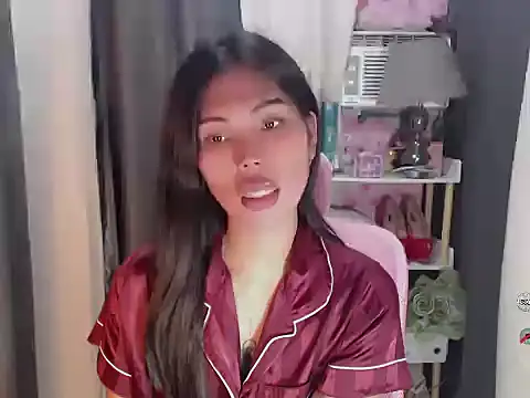Zyradvega live cam on StripChat