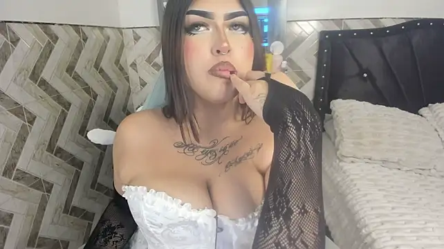 hollycute__