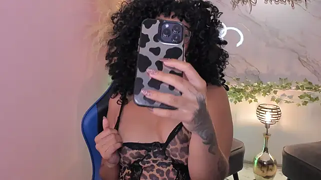 SarahLynn7 live cam on StripChat