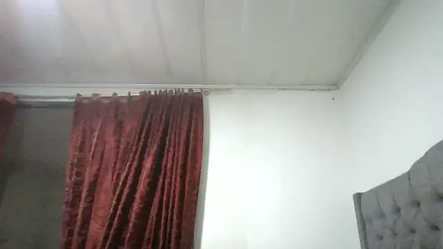 gaby_trent live cam on StripChat