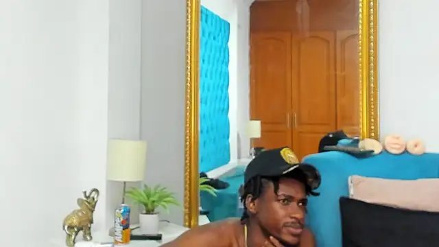 charliedamn (M twink) - fuck my toy