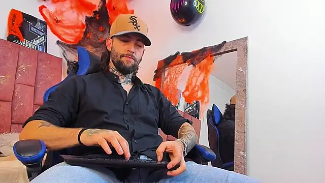 ALPHA_MASTER1 live cam on StripChat