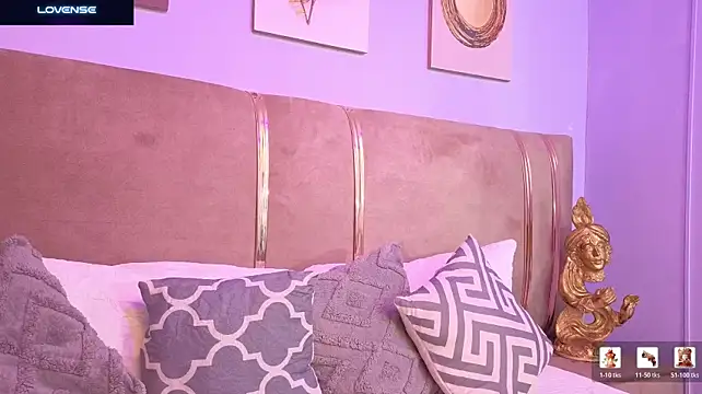 SALOME_F0X_ live cam on StripChat