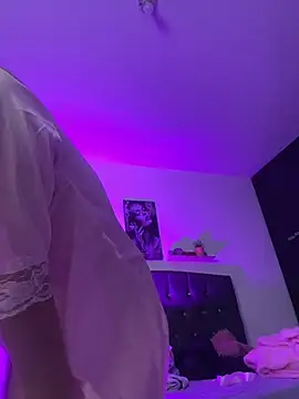 MIA-1111 live cam on StripChat