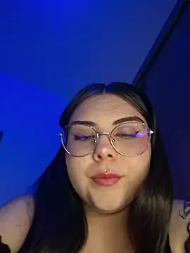 Julieth85_ live cam on StripChat