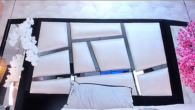 TessaCooper1 webcam
