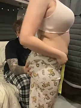 Sweetdivide live sex cam