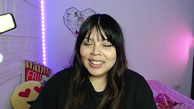 EllieMoonX webcam