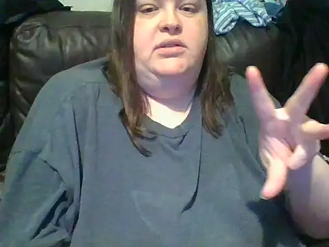CurvyKirstiesX live cam on StripChat