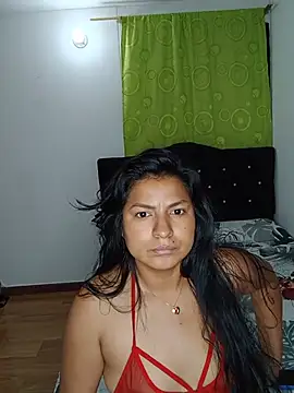 ivoniLust live cam on StripChat