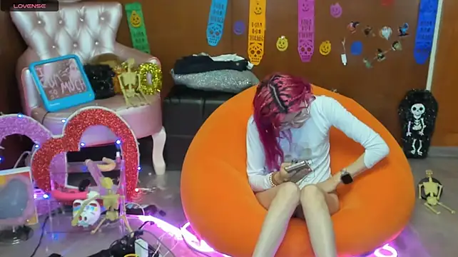 Skinygirl live cam on StripChat