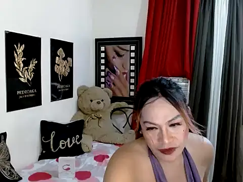 UrhotGoddess live cam on StripChat