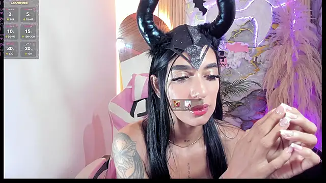 miavegaa1 live cam on StripChat