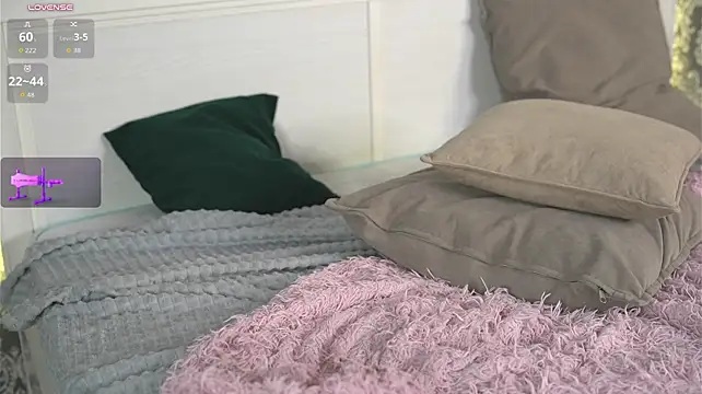 wander_nova (F young) - Spank my boooooooty