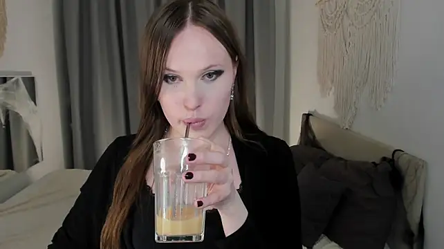 EffieMinki live cam on StripChat