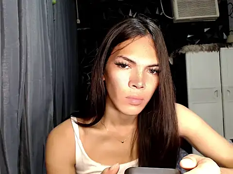GORGEOUS_CARMEE live cam on StripChat