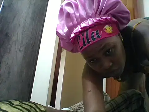 Juicyy_afriq live cam on StripChat