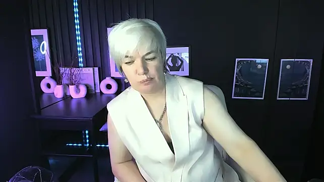 CarmenSoft live cam on StripChat