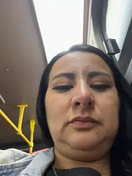 Abril_Luv live cam on StripChat