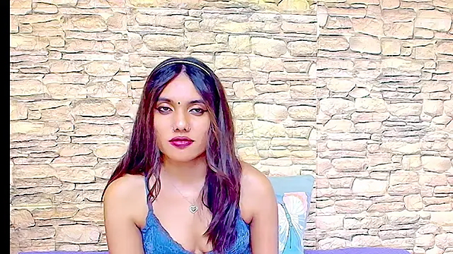 IndianSkies live cam on StripChat