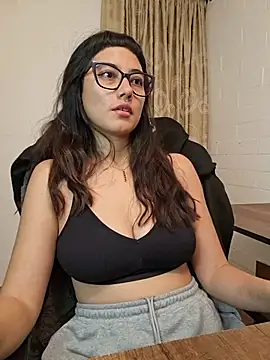 kittykawaii11 live cam on StripChat