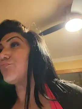 LittleMissEeve webcam
