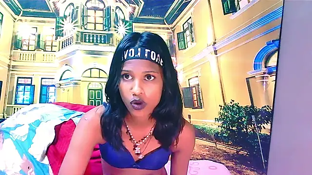 IndianSilkySpice live cam on StripChat