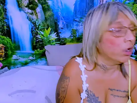 indianroxy live cam on StripChat