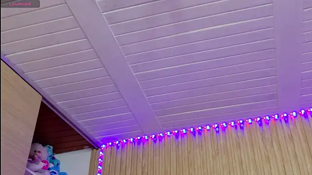 Moonceleste live cam on StripChat