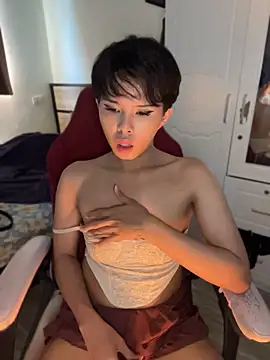 Plaxxxtique live cam on StripChat