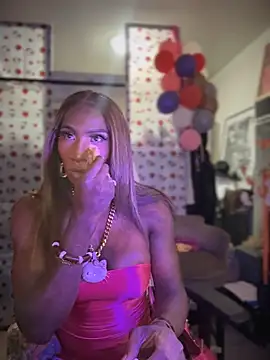 Motherbigbus live cam on StripChat