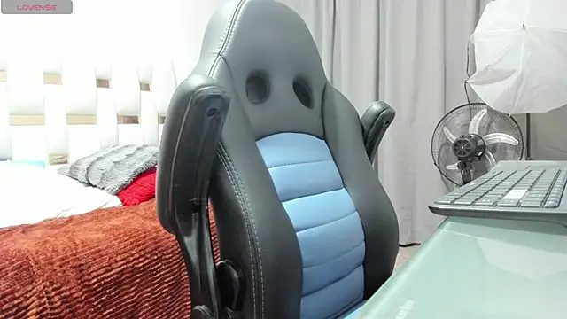 luckas_berry live cam on StripChat