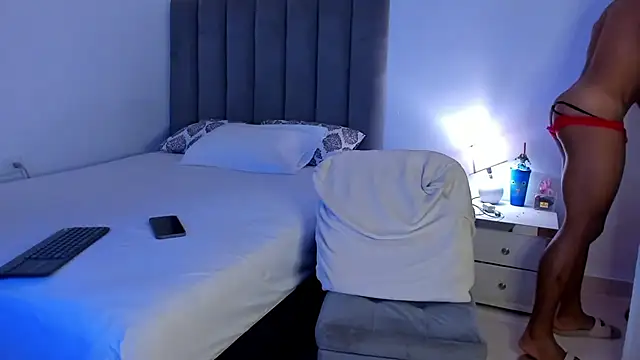 ethan_brown_ live cam on StripChat