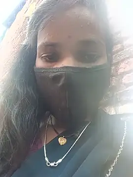 Desi_Couple_P live cam on StripChat