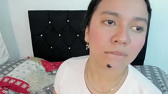 rudyhlowes live cam on StripChat