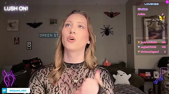 greenxxxqueen live cam on StripChat