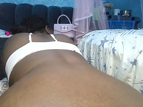 princessnairam live cam on StripChat