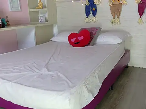 SandyMatture live cam on StripChat