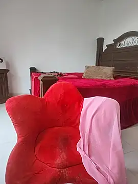 Ruvi_Queen live cam on StripChat