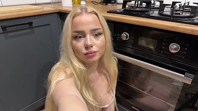 Blonde88888 live cam